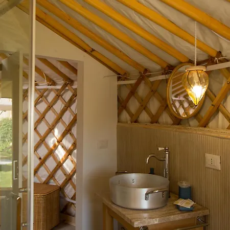 Bed and breakfast Yurta Glamping San Leone *