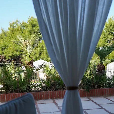Yurta Glamping San Leone & Casa Baia Blu Bed & Breakfast *